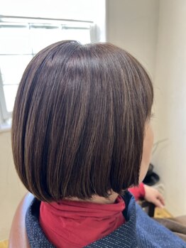 Hair Make SHIN’S MUREの写真/【白髪ぼかしの常識が変わる】ハイライトなしで叶う自然な仕上がり◇髪を労わりながら艶めく理想の髪色へ