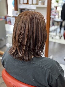 ヴィサージュ(VISAGE) レイヤーボブとの掛け合わせ◎アンブレラカラー
