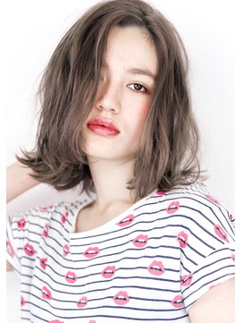 ヘアサロン ガリカ 表参道(hair salon Gallica) 『 毛束感 × グレージュ 』 外国人風切りっぱなしボブ style☆