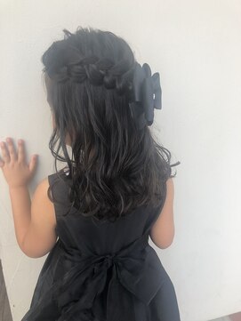 フィールグッドカンパニー(Feel Good Company) お子様のお呼ばれハーフアップ♪