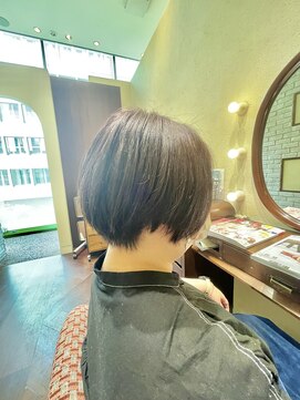 エルサフィロ ヨドヤバシ(el zafiro yodoyabashi) 【el zafiro yodoyabashi】大人女子スッキリショート