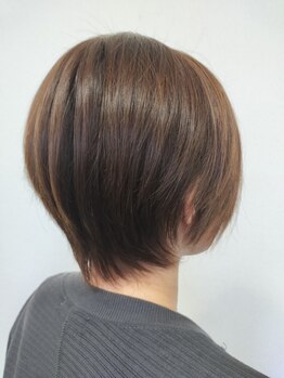 ラジュ(Rju)の写真/白髪ぼかし/明るい白髪染めで透明感ある仕上がりに◎上品な色味を実現!白髪の発生を抑制する薬剤使用♪
