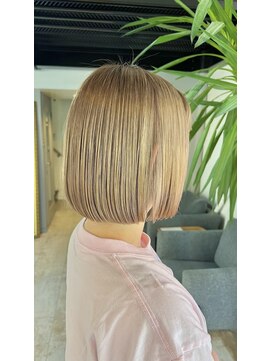 ロナ 岡崎竜美丘店(RONA) ハイトーンぱつっんとボブ♪
