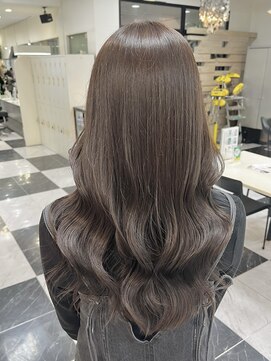 テテ(TETE) くすみブラウン／ベージュ／ブリーチなしのダブルカラー