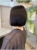 透明感カラーで仕上げる艶ボブヘア