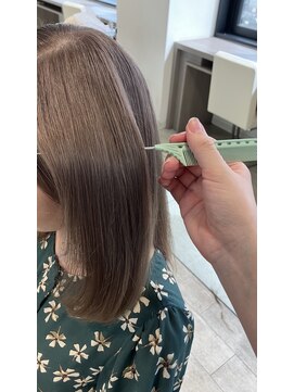 ニューヨークニューヨーク 大久保店(NYNY) ミルクティーグレージュ