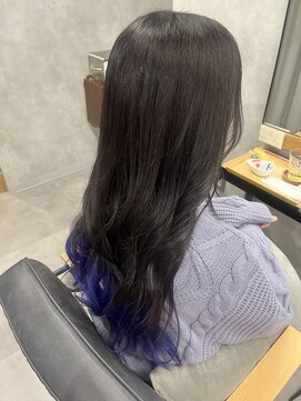 裾カラーで楽しむラベンダーブルー