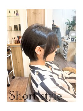 くびれショート