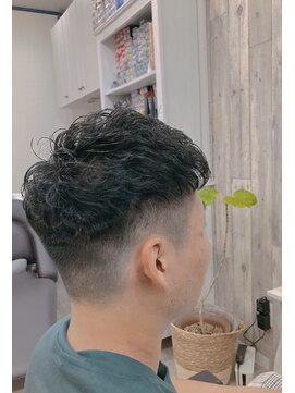 アイビーリーフ ヘアーアンドスパ(ivy leaf hair&spa) ナチュラルなマッシュ刈り上げスタイル