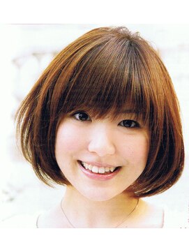 美容室 パレ 重めバングとフェイスラインで小顔効果バツグンのボブに
