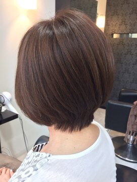 ジュエラ(Jewelux by trusty) やわらかショートボブ