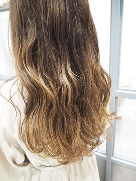 ティルヘアー(TiLL HAIR) イエローゴールド　ロング　グラデーションカラー