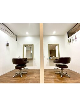 全席半個室だからゆったり過ごせる贅沢なプライベート空間♪髪質改善で自分へのご褒美時間を♪