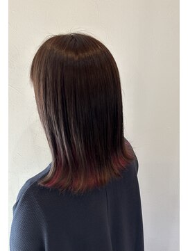 フィオーレヘアミューズ(FIORE hair muse) 切りっぱなしインナーカラーピンク