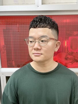 メリケンバーバーショップ トーキョー(MERICAN BARBERSHOP TYO) YS STILE.束感ショート.波巻き.ハイライト.マッシュパーマ133