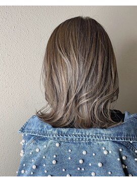 ロワンバイアルティナ 横須賀中央店(Rowan by artina) くすみグレージュ