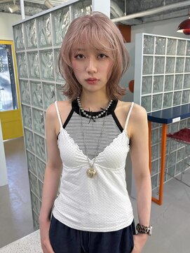 クリム(qulim) 顔周りレイヤー×ピンクミルクティーナチュラルルーツカラー