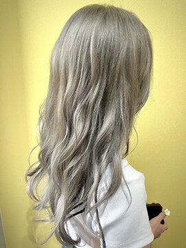 髪きる、ところ。 北24条店 ハイトーングレージュ/ローライトバング