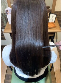 ベテランスタイリストの長年の経験と知識で、年齢髪質関係なく最大限の美髪へと導きます！