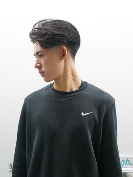 テーパーフェードツーブロックスタイル【上野　竜司】