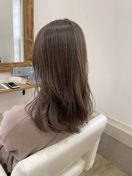 ジジ チーク 栃木(Gigi cheek) ブリーチなしでつくるベージュカラー