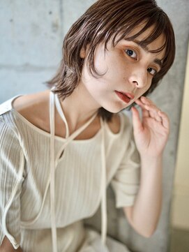 ピズムハク(PISM hak) ウルフレイヤー/ウルフパーマ/斜めバング/シルキー