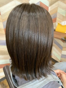 ココカラ(Kokokala) #髪質改善TOKIO  #カラー　#カーキグレージュ　#外ハネ