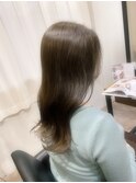 【三浦直美】赤み抑えてラテベージュ