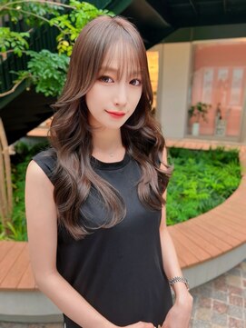 クム(kumu) 【kumu】ミルクティグレージュ×大人モテロングレイヤー.