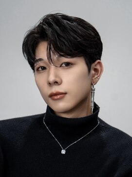 オーシャントーキョーオーバー 渋谷(OCEAN TOKYO OVER) 韓国マッシュセンターパートダウンパーマニュアンスパーマウルフ