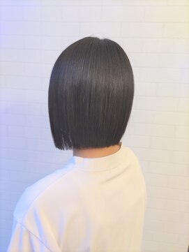 ヘアーアトリエルキナ(hair atelier LUCINA) 切りっぱなしボブ