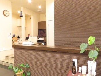クレド(CREDO)の写真/[新琴似/新川]パリのカット技術をご提供。ジャズやクラシックが流れるこだわりの店内でご褒美タイムを♪