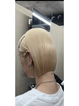 モニカ 原宿店(MONIQA) ホワイトブロンド