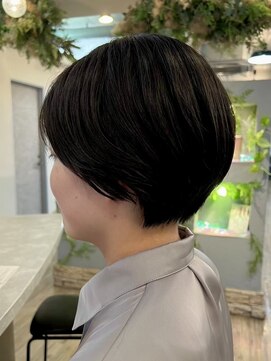 ヴィサージュバスク(VISAGE ba.s.k) 大人ショート