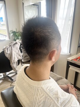 コアフィールフィス(COIFFURE fils) 《見附　今町》メンズ　大人ボウズ