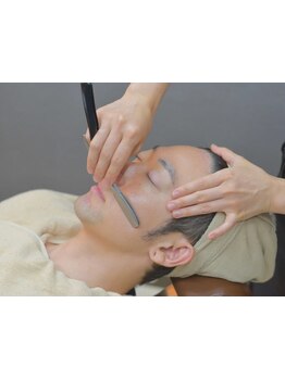 【新規人気NO,1】カット＋オイルシェービング　8800円→7800円 シェービングもプロの技術にお任せ。