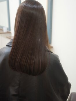 ロエ(loe)の写真/【扱いやすく毎日が楽にまとまる髪質】癖や広がりをナチュラルカバー◎ダメージレスで柔らかく仕上げます♪