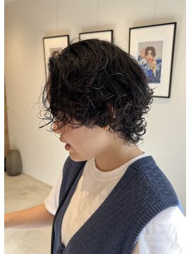 くせ毛さんでも癖を伸ばしながらショートパーマ