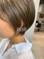 ライズ(RISE)&nbsp;【西18丁目駅/円山】ショートヘア　インナー　イヤリングカラー