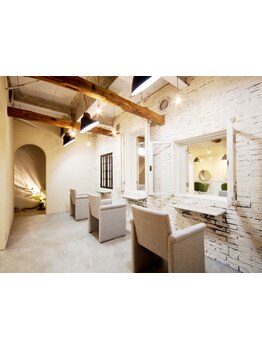 【南森町】正真正銘の技術・薬剤でこだわり派の大人女性も納得できるサロン◆話題のTOKIOトリートメント有!