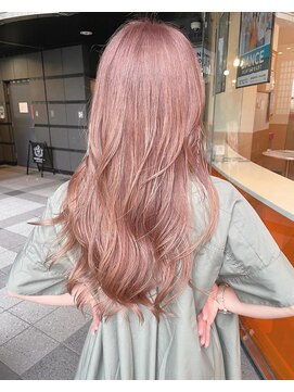 イリス バイ アルティナ 武蔵小杉店(Iris by artina) ピンクベージュ×ニュアンスカラー×大人ガーリー