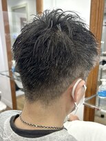 ヘッズ 本八幡店(HEADS)&nbsp;MEN'S HAIR  センターパート　ツイストスパイラル　コンマヘア