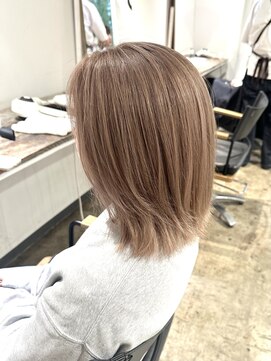 ニュート(Neut ) ペールベージュカラーミルクティーベージュカラーレイヤーカット