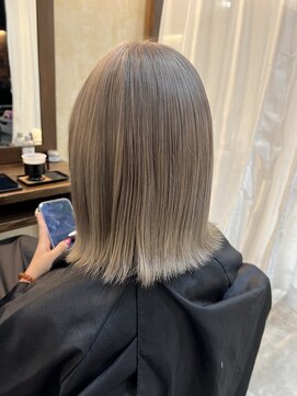 トリムバイエンヴィ(tlim by ENVY) グレージュカラー/2回ブリーチカラー