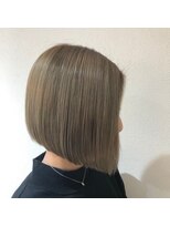 コンフェティ ひまわり高橋店(Confetti) 前下がりボブ