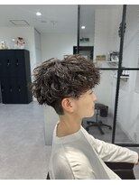 カルロイースタイル(CARLO e-style)&nbsp;ツイストスパイラル波巻きパーマ刈り上げマッシュツーブロック