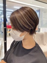 フェイバリットビューティシャルム(Favorite Beauty Charme) ハイライトカラー×グレージュ×ショートスタイル×上大岡駅近く