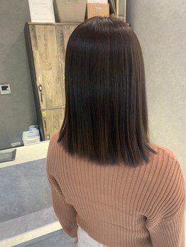 大人女性の為の上質サロン。髪のお悩みに寄り添い、あなたに合ったヘアケア・メニューをご提案します♪