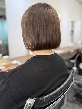 ＊水平ライン切りっぱなし内巻きボブ＊