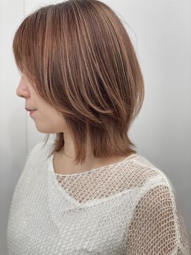 柔らか質感の小顔レイヤーミディ